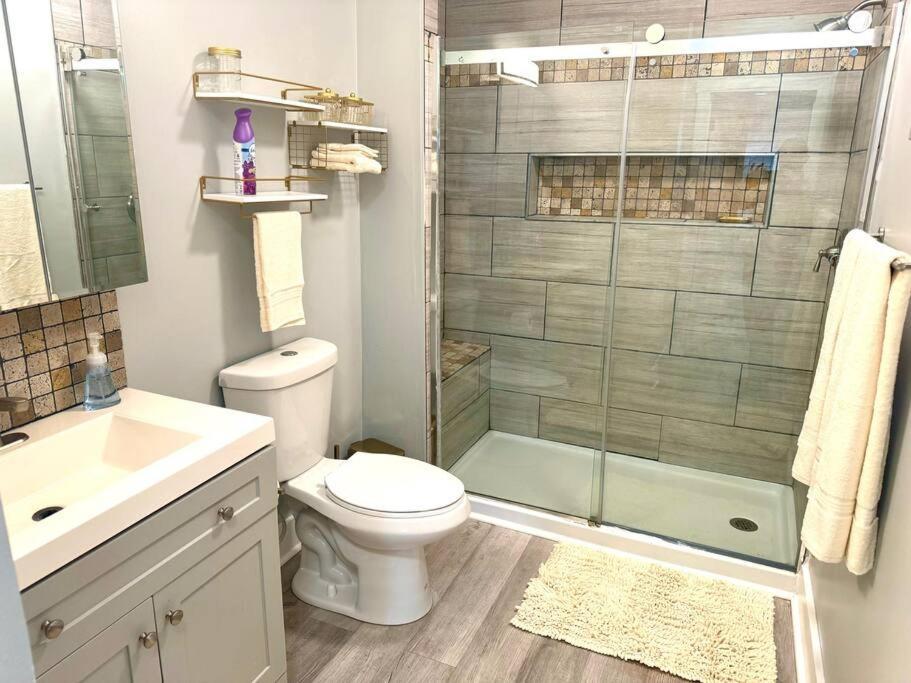 Little House On 47Th Apartment Cleveland Bagian luar foto