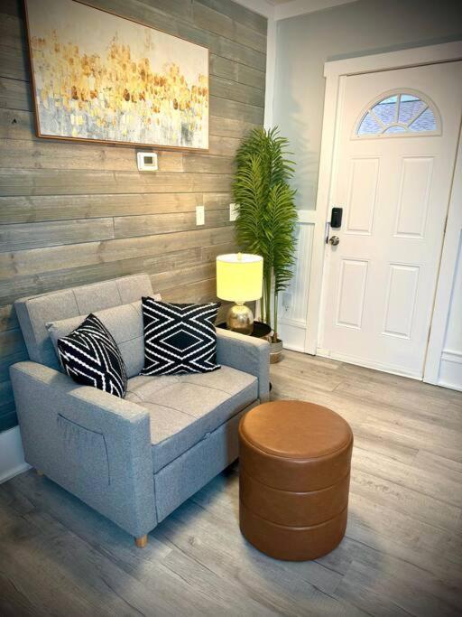 Little House On 47Th Apartment Cleveland Bagian luar foto