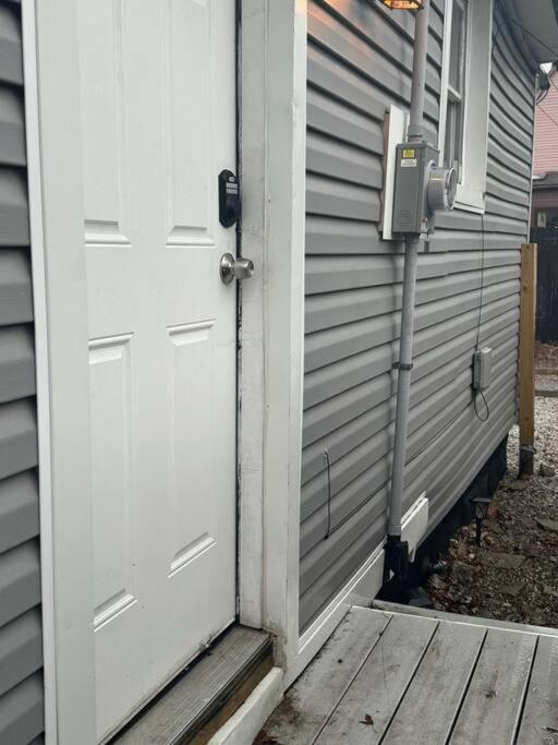 Little House On 47Th Apartment Cleveland Bagian luar foto