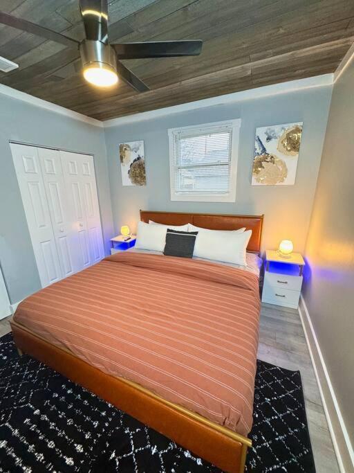 Little House On 47Th Apartment Cleveland Bagian luar foto